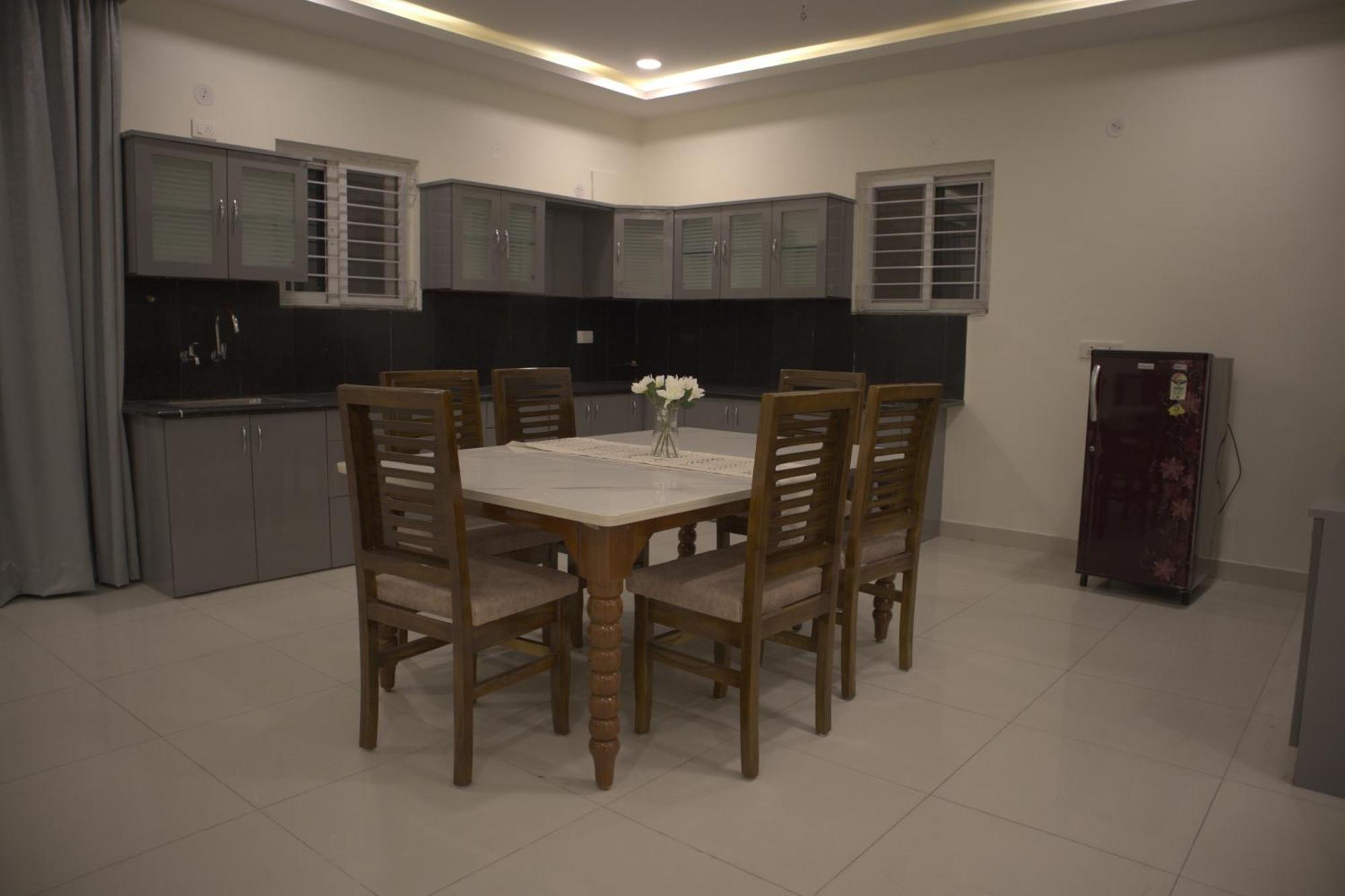 Dcasa Apartment Hotel Hyderabad Bagian luar foto