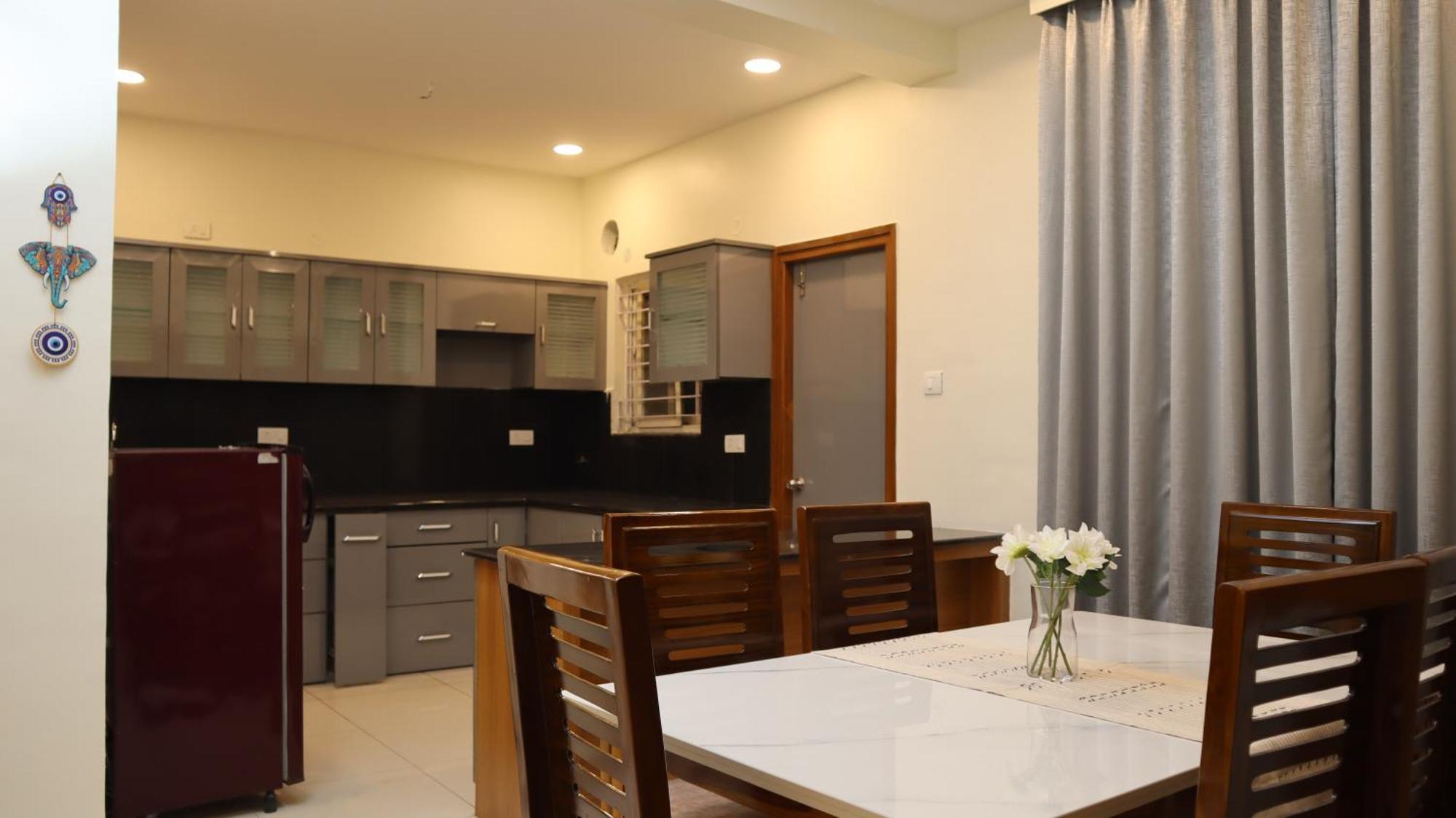Dcasa Apartment Hotel Hyderabad Bagian luar foto