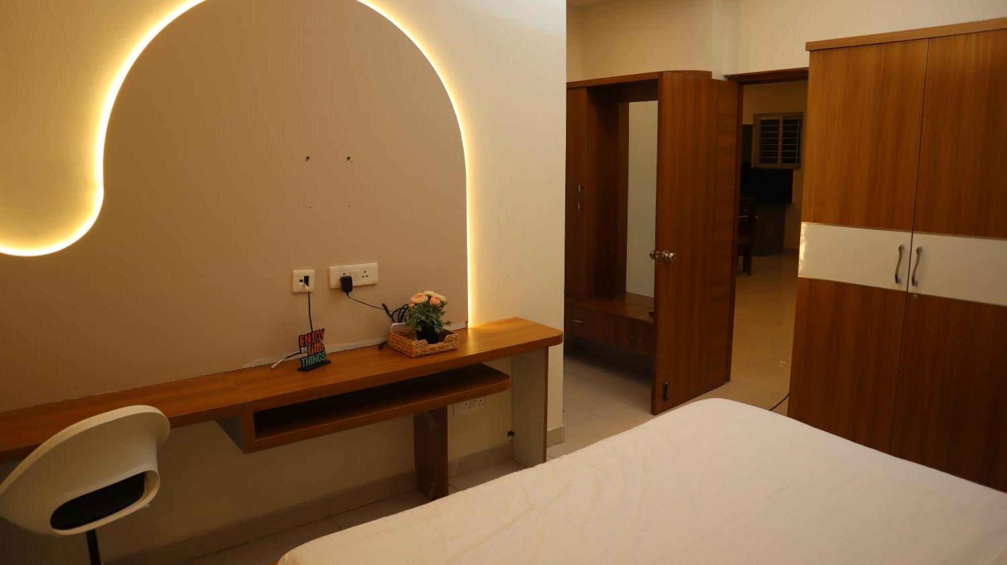 Dcasa Apartment Hotel Hyderabad Bagian luar foto