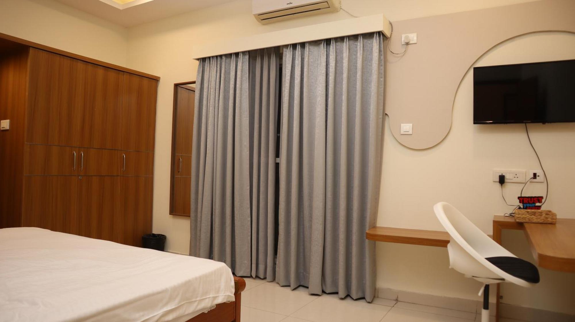 Dcasa Apartment Hotel Hyderabad Bagian luar foto