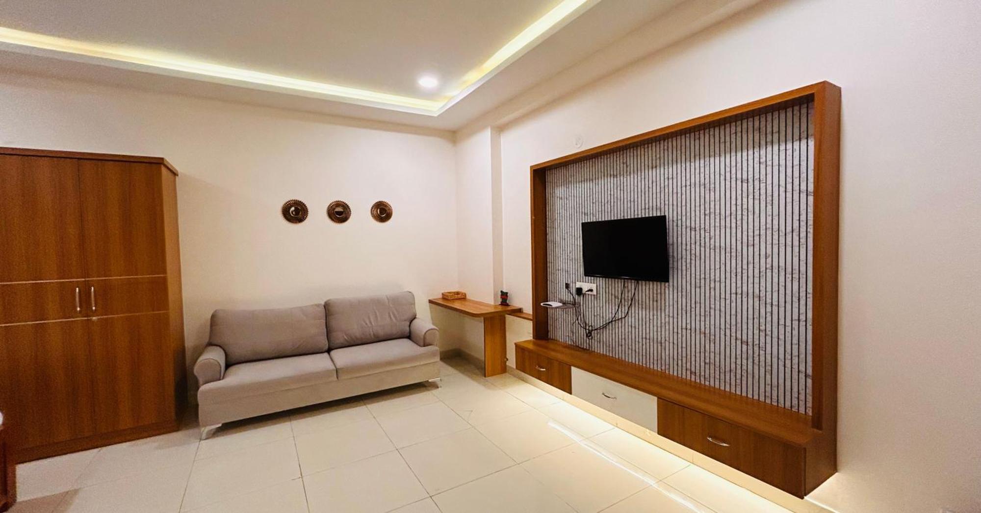 Dcasa Apartment Hotel Hyderabad Bagian luar foto